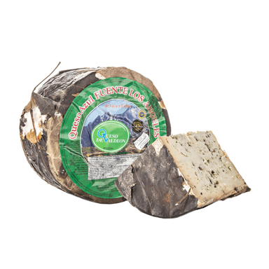 VALDEON IGP blue cheese made from cow and goat's milk, aged for 60 days.