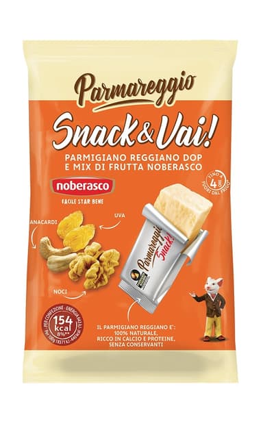 Hard PARMIGIANO  cheese PARMIGIANO REGGIANO PDO (30% fat) and dried fruit and nuts snack, 35 g