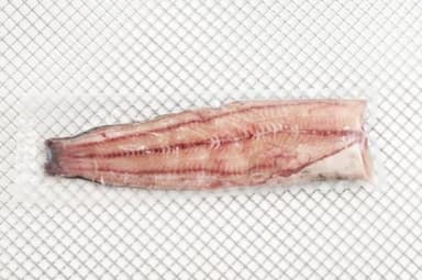 Frozen African catfish fillet, vacuumed, with skin, 200-400g