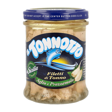 Tuna fillet with garlic and parsley in olive oil