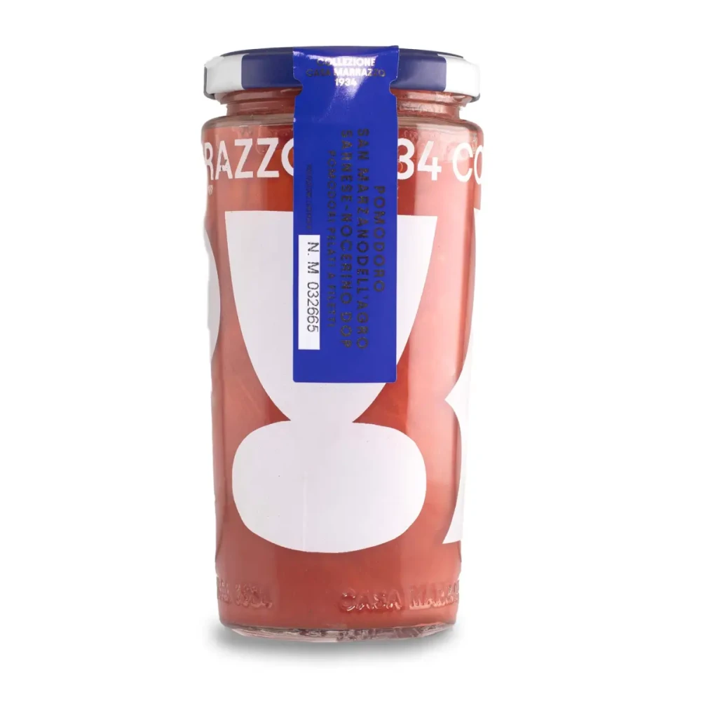 Pomidorai SAN MARZANO DOP lupti, savo sultyse