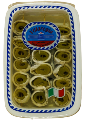 Olive skewers with anchovies in oil