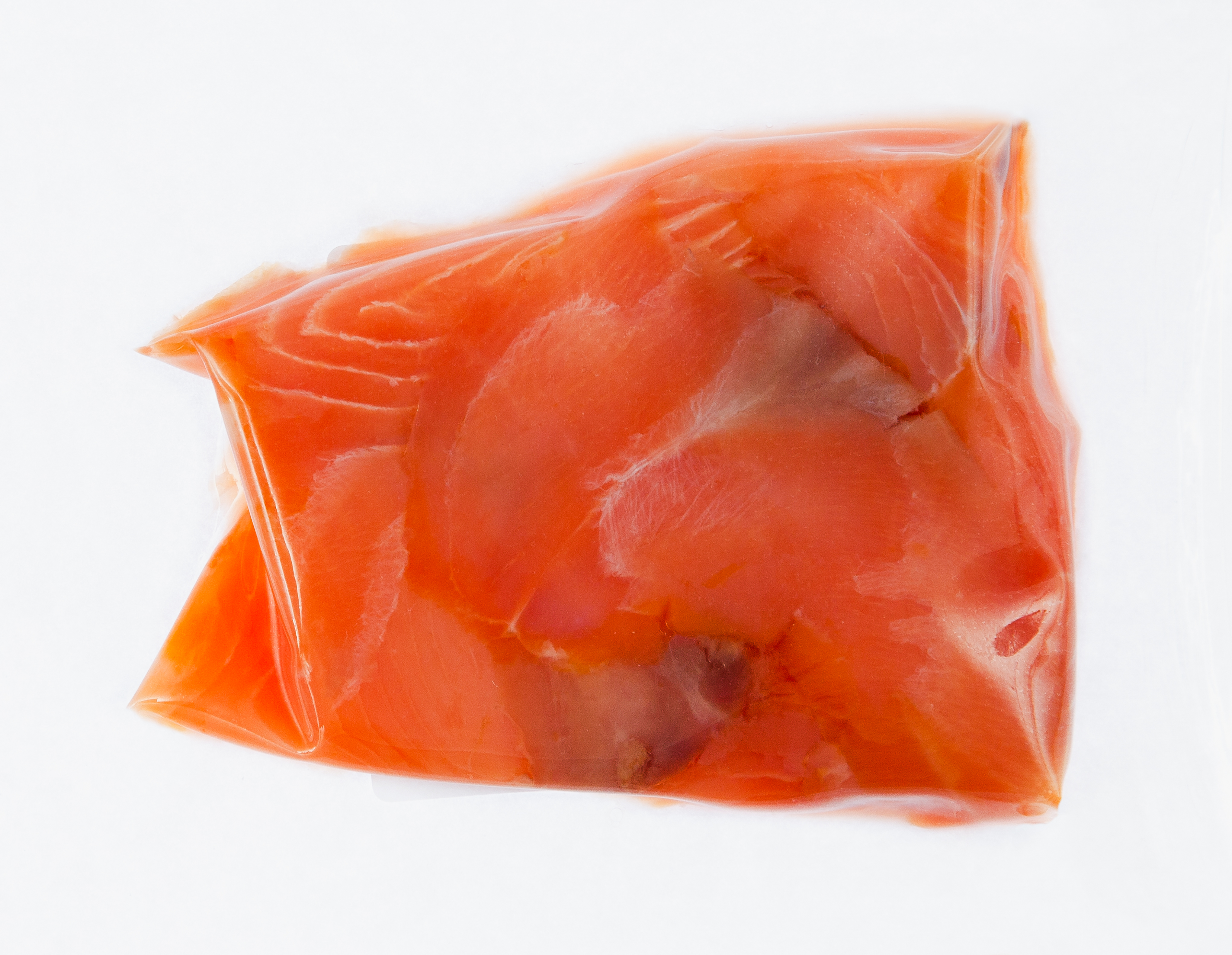 Cold smoked Atlantic salmon fillet for salad, 100 g