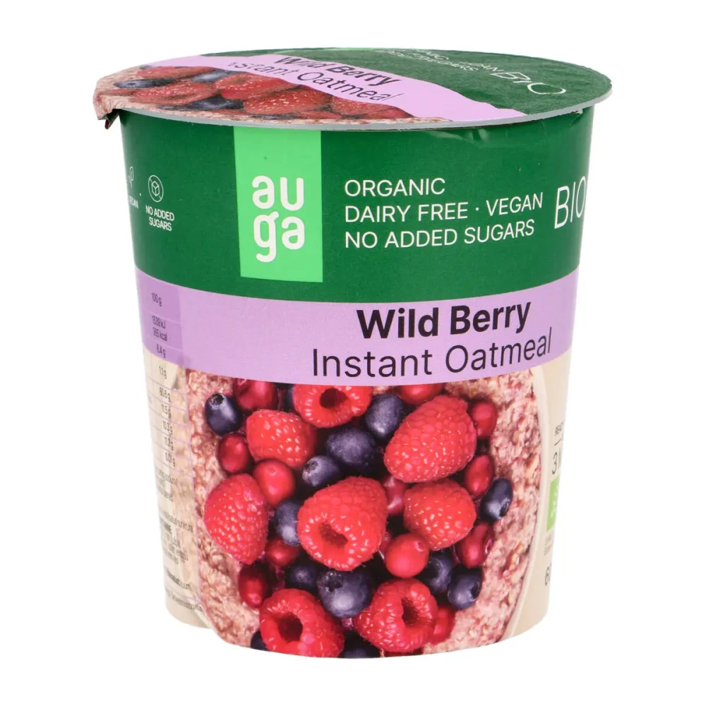 Oatmeal with forest berries, organic