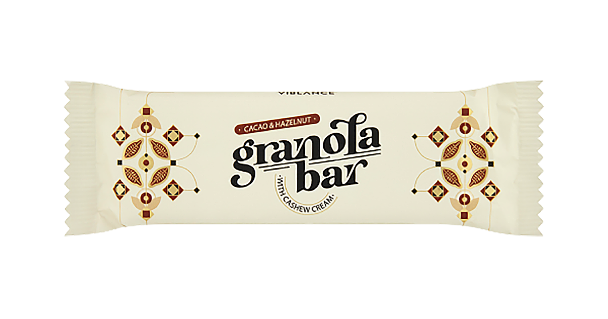Granola bar with cocoa and hazelnut and cashew cream