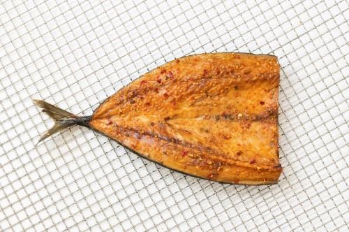Hot smoked mackerel expanded, head off, kg