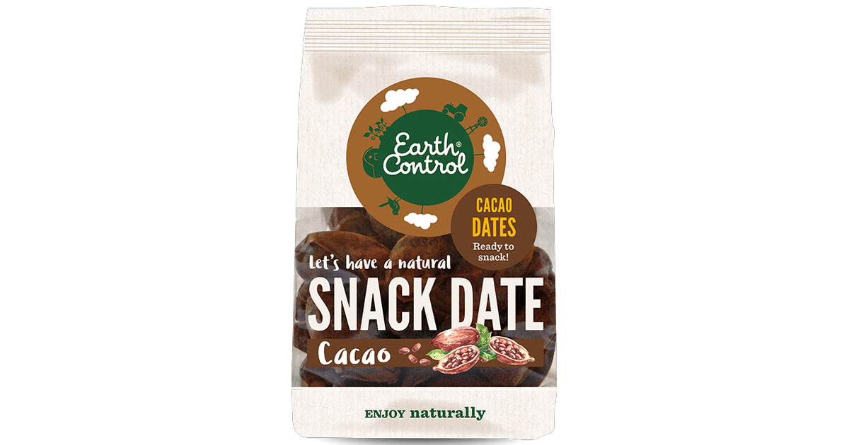 Dates coated with cocoa
